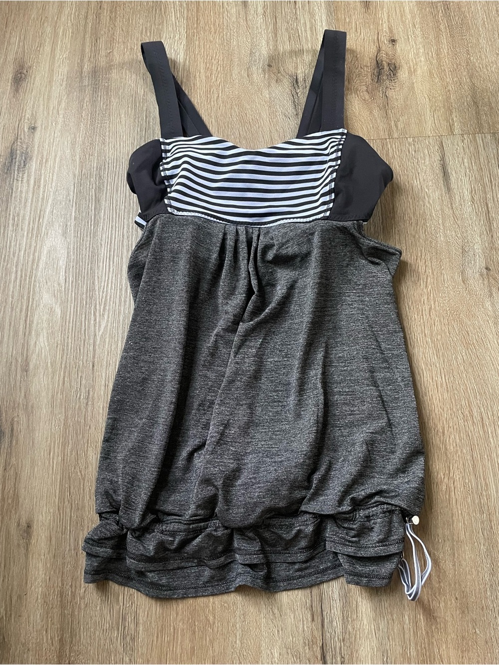 Lululemon tank top size 6
